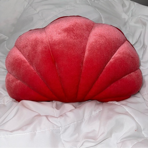 Pink Seashell Pillow (1) - Picture 2 of 2